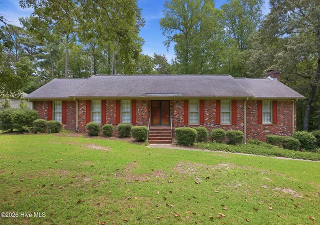Photo 1 of Single family home for sale at 111 Robin Rd, Greenville, NC 27858 | MLS# 100595872 | Listing updated on 2026-09-15