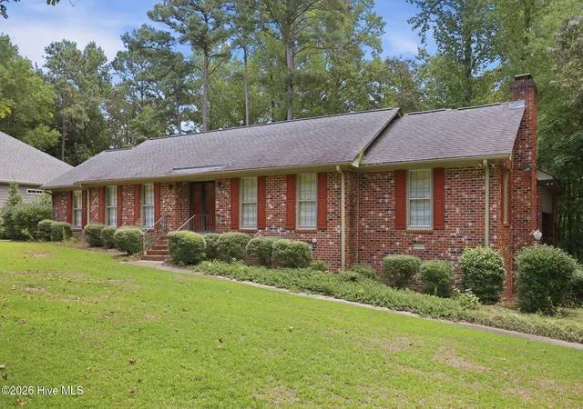 Photo 3 of Single family home for sale at 111 Robin Rd, Greenville, NC 27858 | MLS# 100595872 | Listing updated on 2026-09-15