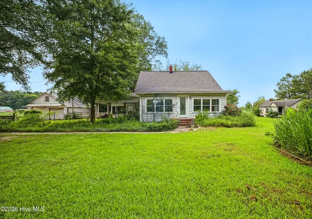 Photo 3 of Single family home for sale at 1303 Turnpike Rd, Elizabeth City, NC 27909 | MLS# 100597692 | Listing updated on 2026-09-15
