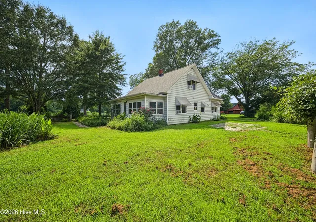 Photo 4 of Single family home for sale at 1303 Turnpike Rd, Elizabeth City, NC 27909 | MLS# 100597692 | Listing updated on 2026-09-15