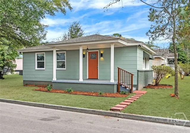 Photo 1 of Single family home for sale at 2102 Auburn St, Savannah, GA 31404 | MLS# SA362318 | Listing updated on 2026-08-21