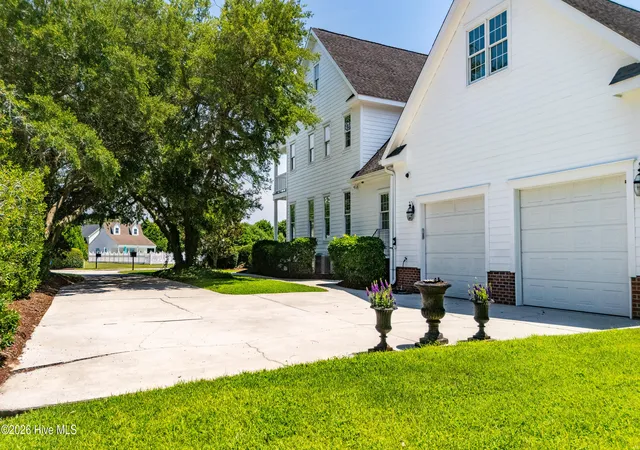Photo 4 of Single family home for sale at 161 Camp Morehead Dr, Morehead City, NC 28557 | MLS# 100589099 | Listing updated on 2026-10-17
