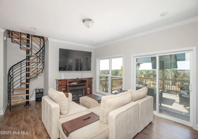 Photo 3 of Single family home for sale at 285 Soundview Dr, Cedar Island, NC 28520 | MLS# 100598796 | Listing updated on 2026-08-25