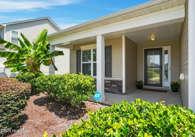 Photo 3 of Single family home for sale at 215 Preswick Dr, Rocky Point, NC 28457 | MLS# 100597281 | Listing updated on 2026-10-08