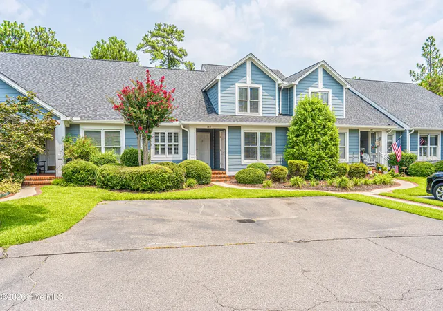 Listing Photo 3 - Condo for sale in building located at 185 N Knl Rd, Southern Pines, NC 28387