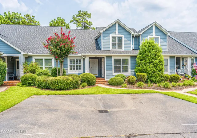 Listing Photo 4 - Condo for sale in building located at 185 N Knl Rd, Southern Pines, NC 28387
