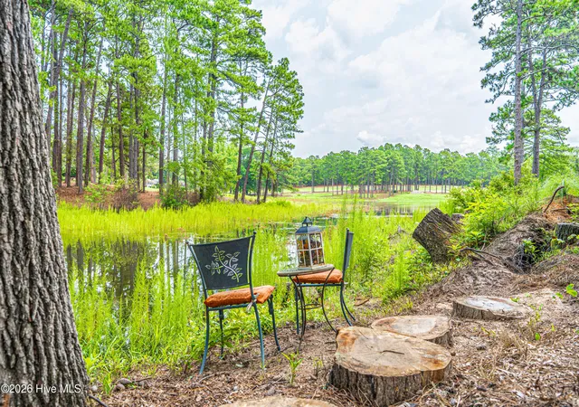 Listing Photo 2 - Condo for sale in building located at 185 N Knl Rd, Southern Pines, NC 28387 - Unit #