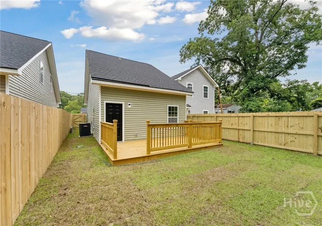 Photo 15 of Single family home for sale at 609 Magazine Ave, Savannah, GA 31412 | MLS# SA363126 | Listing updated on 2026-09-01