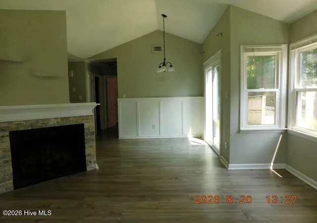 Photo 3 of Single family home for sale at 106 Mulberry Ln, Jacksonville, NC 28546 | MLS# 100597738 | Listing updated on 2026-09-15