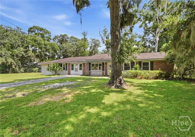 Photo 3 of Single family home for sale at 2429 Dolphin Dr, Savannah, GA 31406 | MLS# SA363202 | Listing updated on 2026-08-27