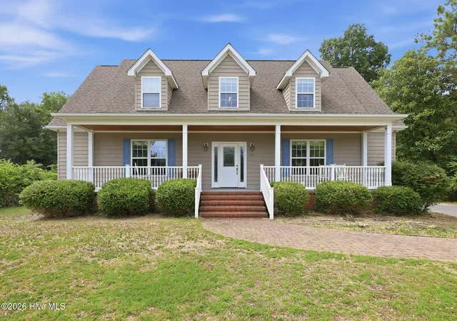 Photo 1 of Single family home for sale at 221 Oak Grv Cir, Hubert, NC 28539 | MLS# 100592071 | Listing updated on 2026-09-05
