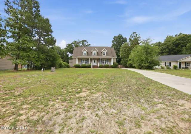 Photo 2 of Single family home for sale at 221 Oak Grv Cir, Hubert, NC 28539 | MLS# 100592071 | Listing updated on 2026-09-05