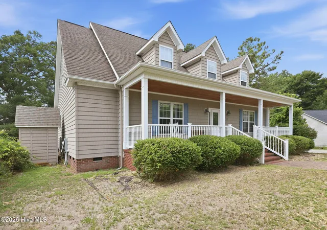 Photo 3 of Single family home for sale at 221 Oak Grv Cir, Hubert, NC 28539 | MLS# 100592071 | Listing updated on 2026-09-05
