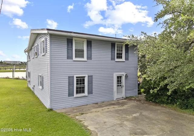 Photo 3 of Single family home for sale at 115 Cedar Ln, Cedar Point, NC 28584 | MLS# 100598030 | Listing updated on 2026-09-13