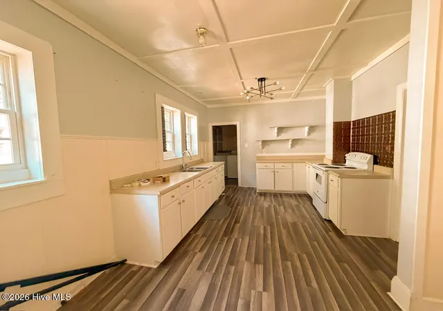 Photo 4 of Single family home for sale at 907 E Walnut St, Goldsboro, NC 27530 | MLS# 100589865 | Listing updated on 2026-08-20