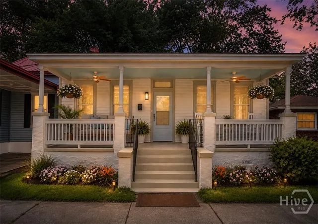 Photo 2 of Single family home for sale at 922 E 37th Street, Savannah, GA 31401 | MLS# SA360225 | Listing updated on 2026-09-03