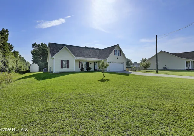 Photo 3 of Single family home for sale at 198 Windfield Ln, Holly Ridge, NC 28445 | MLS# 100597770 | Listing updated on 2026-09-20