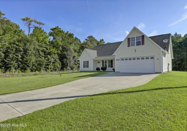 Photo 3 of Single family home for sale at 198 Windfield Ln, Holly Ridge, NC 28445 | MLS# 100597770 | Listing updated on 2026-09-30
