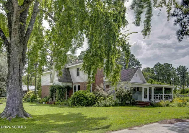 Photo 3 of Single family home for sale at 264 Main St, Swanquarter, NC 27885 | MLS# 100558972 | Listing updated on 2026-08-18