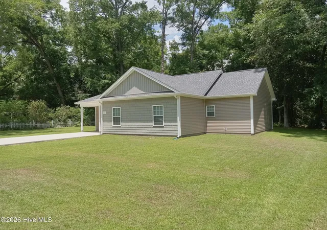 3rd image of 111 E Oliver St, Whiteville, NC 28472 | MLS# 100521963