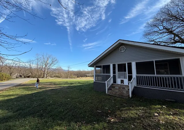 Photo 4 of Single family home for sale at 4357 Fairview Rd, Andrews, NC 28901 | MLS# 98525381 | Listing updated on 2026-08-18
