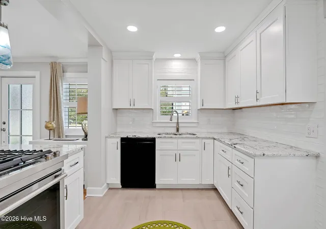 Photo 3 of Single family home for sale at 116 River Dr, Southport, NC 28461 | MLS# 100591038 | Listing updated on 2026-09-16