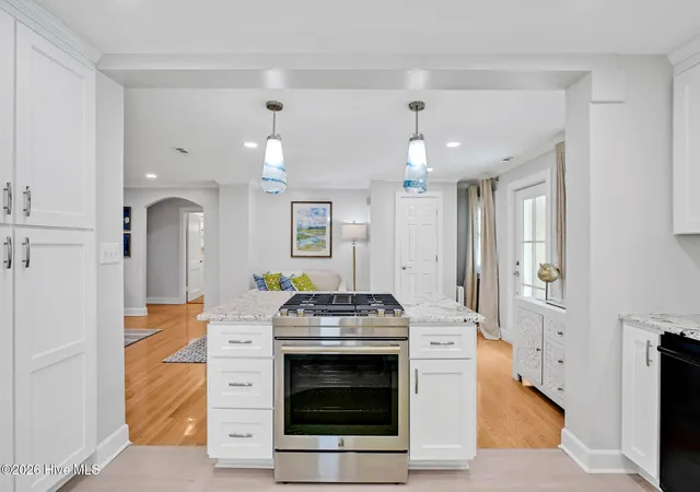 Photo 4 of Single family home for sale at 116 River Dr, Southport, NC 28461 | MLS# 100591038 | Listing updated on 2026-09-16