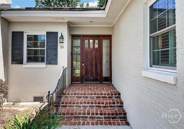 Photo 3 of Single family home for sale at 30 E 60th Street, Savannah, GA 31405 | MLS# SA362116 | Listing updated on 2026-10-14