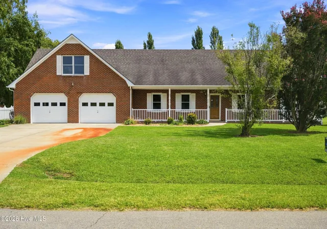 Photo 1 of Single family home for sale at 702 Everett Dr, Elizabeth City, NC 27909 | MLS# 100597389 | Listing updated on 2026-09-16