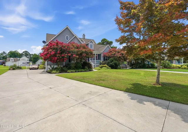 Photo 3 of Single family home for sale at 307 Duck Hvn, Swansboro, NC 28584 | MLS# 100589688 | Listing updated on 2026-09-02