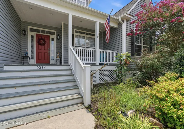 Photo 4 of Single family home for sale at 307 Duck Hvn, Swansboro, NC 28584 | MLS# 100589688 | Listing updated on 2026-09-23