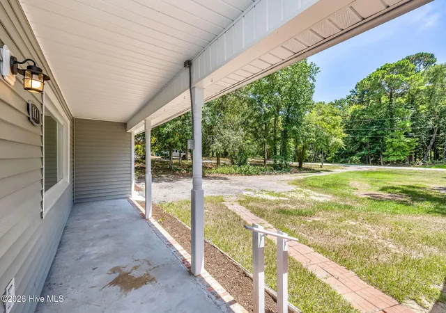 Photo 4 of Single family home for sale at 114 Country Pl Rd, Wilmington, NC 28409 | MLS# 100591225 | Listing updated on 2026-08-26