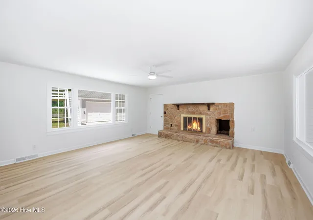 Photo 5 of Single family home for sale at 114 Country Pl Rd, Wilmington, NC 28409 | MLS# 100591225 | Listing updated on 2026-08-26