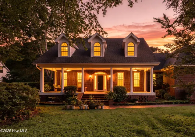 Photo 1 of Single family home for sale at 7312 Masonboro Sound Rd, Wilmington, NC 28409 | MLS# 100595789 | Listing updated on 2026-09-14