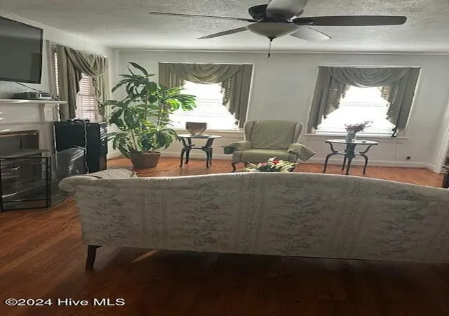 Photo 3 of Single family home for sale at 301 W Pittsylvania St, Halifax, NC 27839 | MLS# 100598620 | Listing updated on 2026-08-24