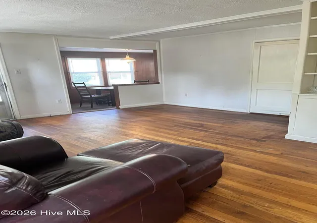 Photo 5 of Single family home for sale at 206 Midland Wy, Laurinburg, NC 28352 | MLS# 100597913 | Listing updated on 2026-08-21