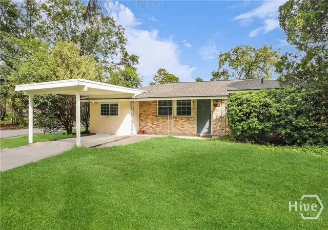 Photo 3 of Single family home for sale at 202 Inglewood Dr, Savannah, GA 31406 | MLS# SA355101 | Listing updated on 2026-08-26