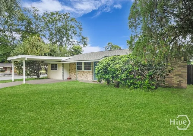 Photo 4 of Single family home for sale at 202 Inglewood Dr, Savannah, GA 31406 | MLS# SA355101 | Listing updated on 2026-08-26