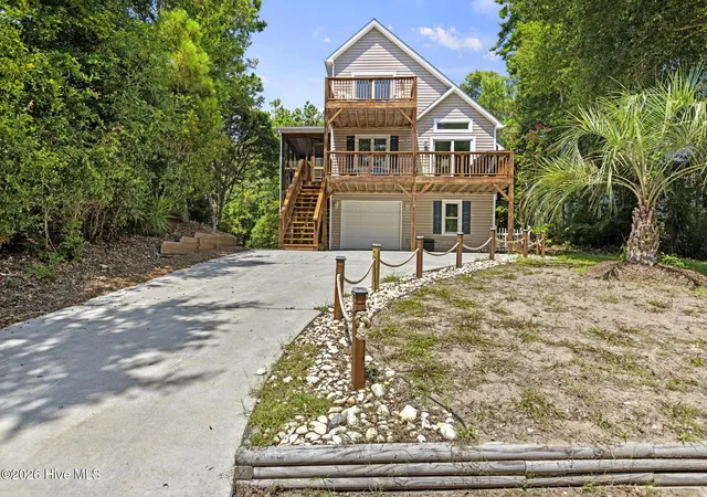 Photo 2 of Single family home for sale at 9258 Osprey Ridge Dr, Emerald Isle, NC 28594 | MLS# 100597385 | Listing updated on 2026-09-13