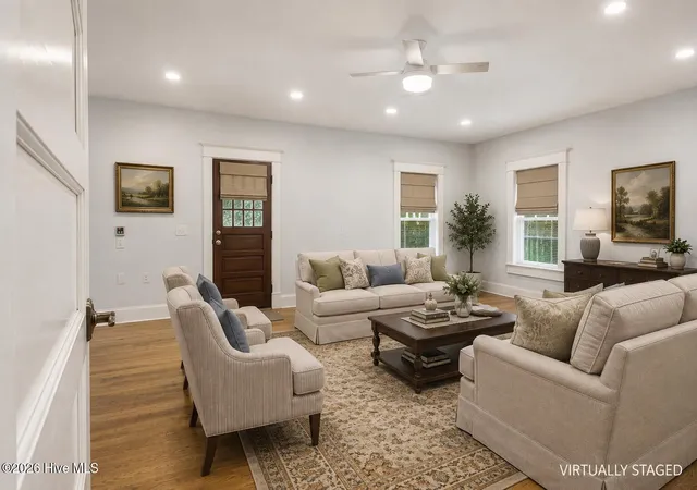 Photo 3 of Single family home for sale at 404 Ave C, New Bern, NC 28560 | MLS# 100567244 | Listing updated on 2026-09-13