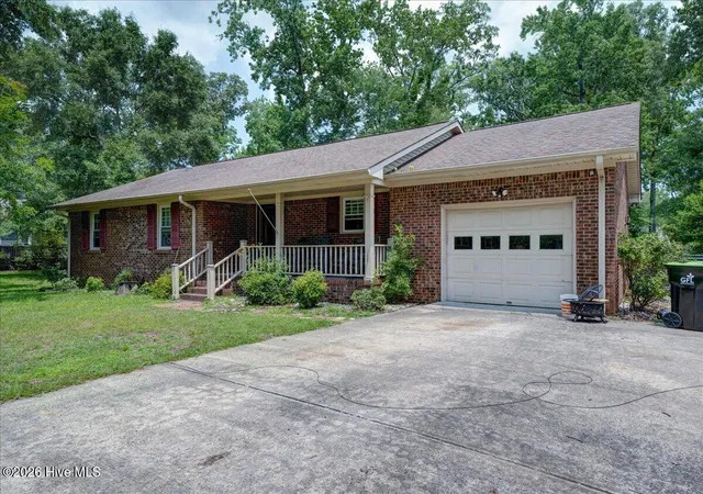 Photo 3 of Single family home for sale at 1412 Oxford Ln, New Bern, NC 28562 | MLS# 100589213 | Listing updated on 2026-09-16