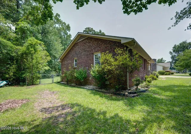 Photo 3 of Single family home for sale at 1412 Oxford Ln, New Bern, NC 28562 | MLS# 100589213 | Listing updated on 2026-09-16