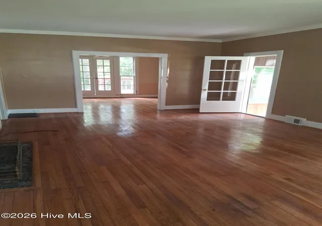 Photo 4 of Single family home for sale at 404 Wilson Ave, Kinston, NC 28501 | MLS# 100597195 | Listing updated on 2026-09-23