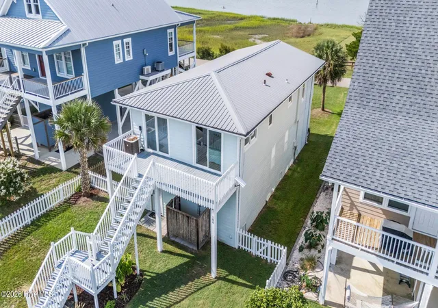 Photo 3 of Single family home for sale at 186 Sailfish Dr, Holden Beach, NC 28462 | MLS# 100599508 | Listing updated on 2026-09-08