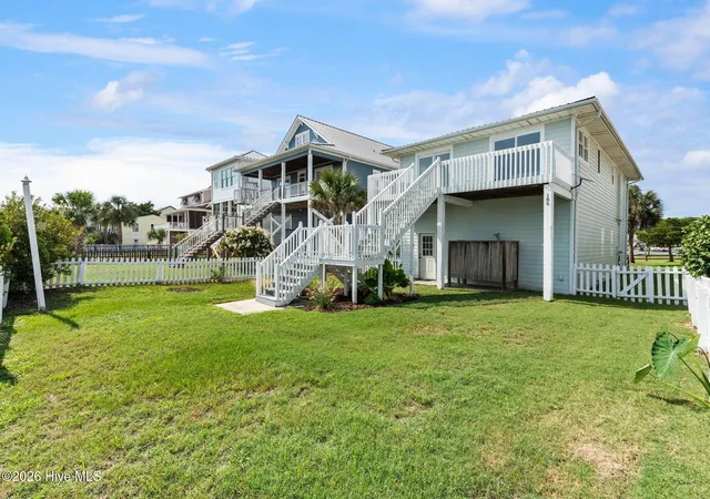 Photo 4 of Single family home for sale at 186 Sailfish Dr, Holden Beach, NC 28462 | MLS# 100599508 | Listing updated on 2026-09-08