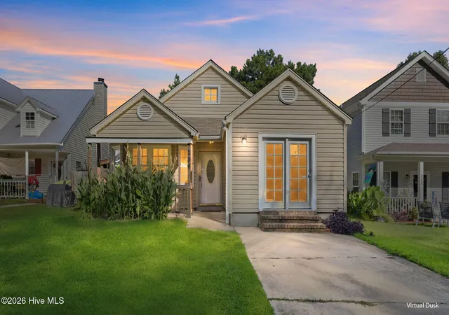 Photo 1 of Single family home for sale at 204 Hemlock Dr, Jacksonville, NC 28546 | MLS# 100598113 | Listing updated on 2026-08-25