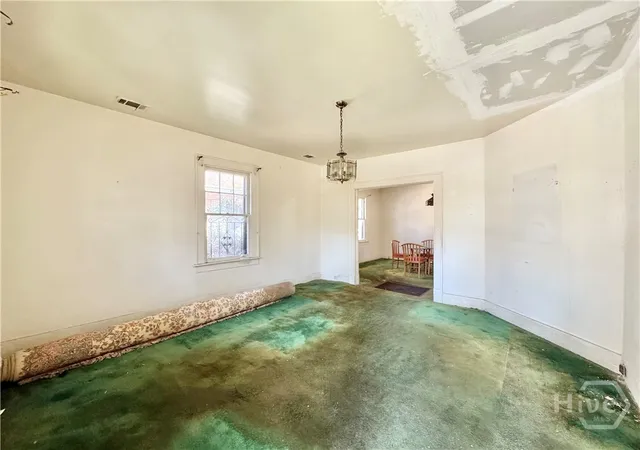 Photo 4 of Single family home for sale at 812 E 32nd Street, Savannah, GA 31401 | MLS# SA348477 | Listing updated on 2026-10-09