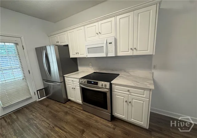 Photo 10 of Townhouse for sale at 5 Kingslan Ct, Savannah, GA 31419 | MLS# SA361909 | Listing updated on 2026-08-23