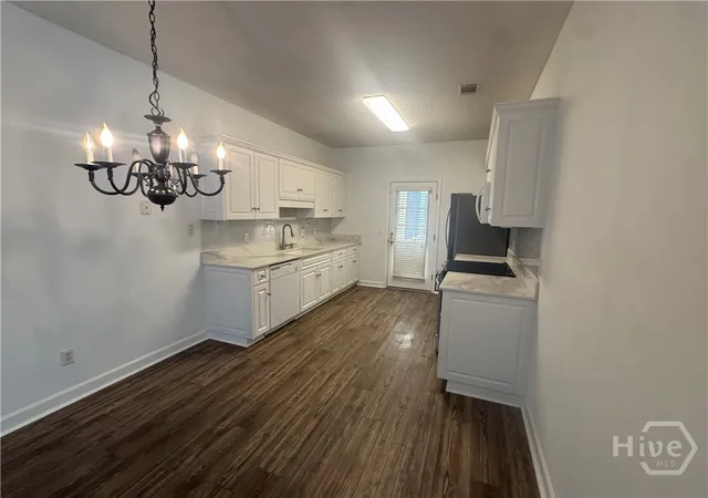 Photo 3 of Townhouse for sale at 5 Kingslan Ct, Savannah, GA 31419 | MLS# SA361909 | Listing updated on 2026-09-14