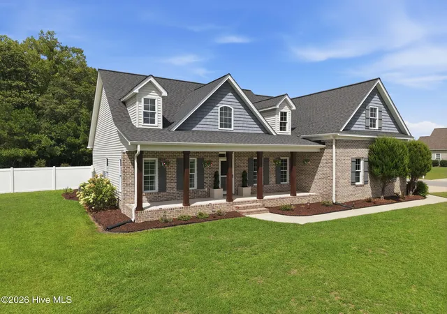 Photo 3 of Single family home for sale at 410 Olde Towne Dr, Greenville, NC 27858 | MLS# 100596136 | Listing updated on 2026-09-14